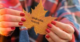 The trendy colors of autumn on the nail-art